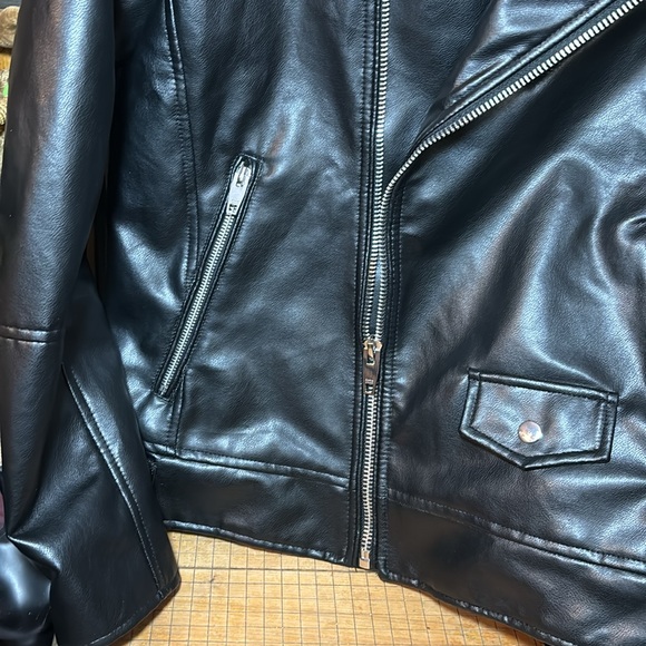 Zara Large Black Motorcycle Jacket Faux Leather Zippers Made in Myanmar VGUC - Picture 7 of 17